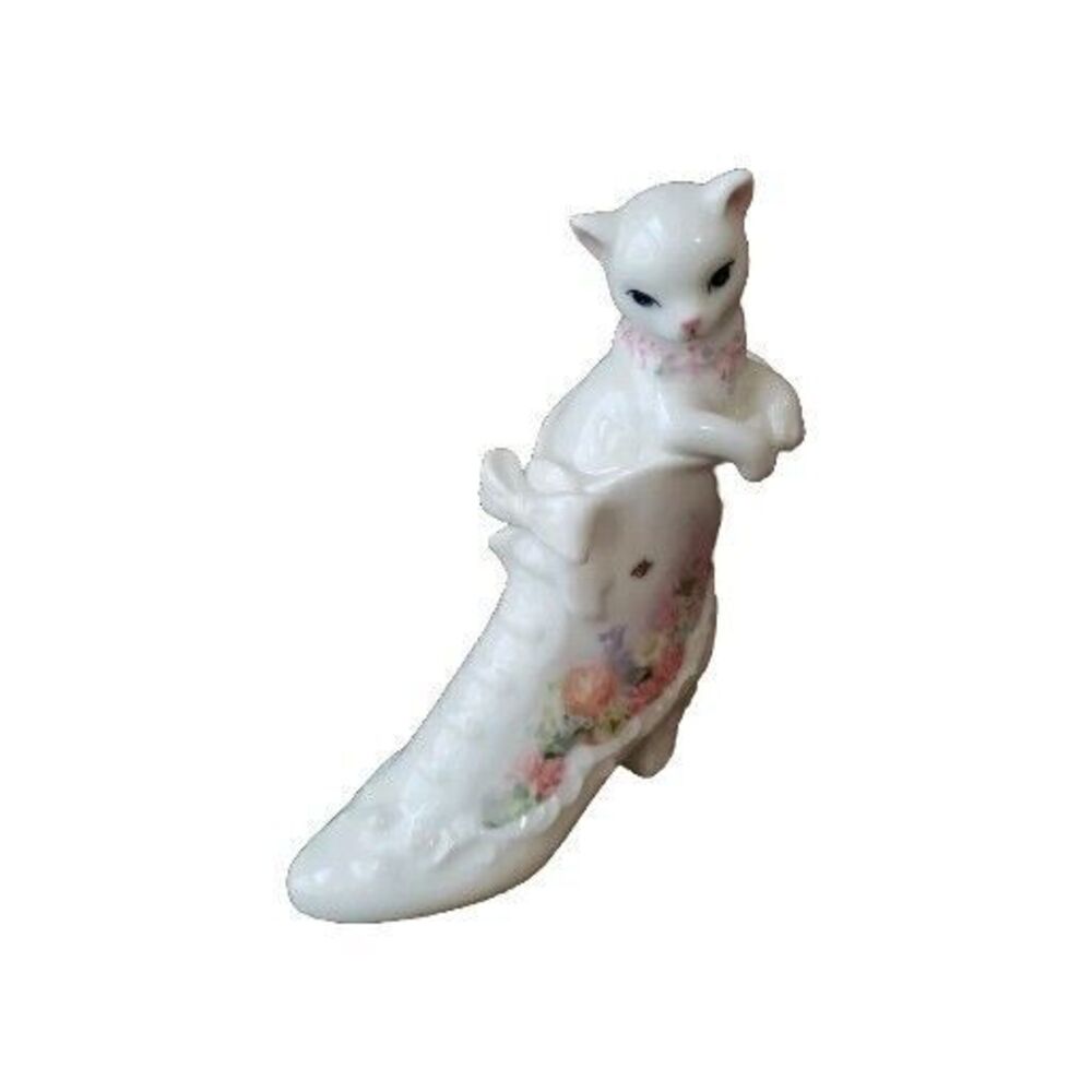 Westland Giftware KittyKats Kitten in Boot Cat White Floral Porcelain 16656